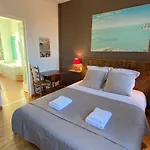 La Claire Bed & Breakfast 3*