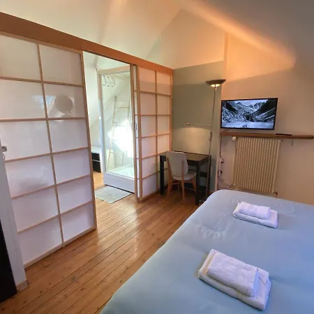 Alojamento de Acomodação e Pequeno-almoço La Claire 3*