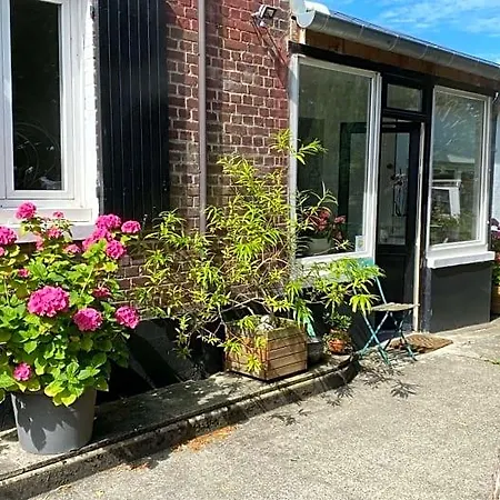 La Claire Bed & Breakfast 3*